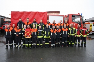 Das Bild zeigt die neuen Fahrzeugmaschinisten mit ihren Ausbildern (von rechts) Stefan Hauck, Roland Beyfuß, Johannes Grebner und Alexander Schraud