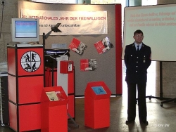 Infostand der Feuerwehren über das Ehrenamt vom 29.10.2001 bis 11.11.2001